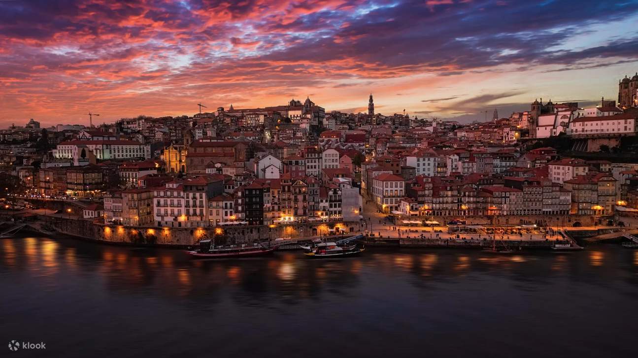 Dîner-spectacle de Fado et visite nocturne