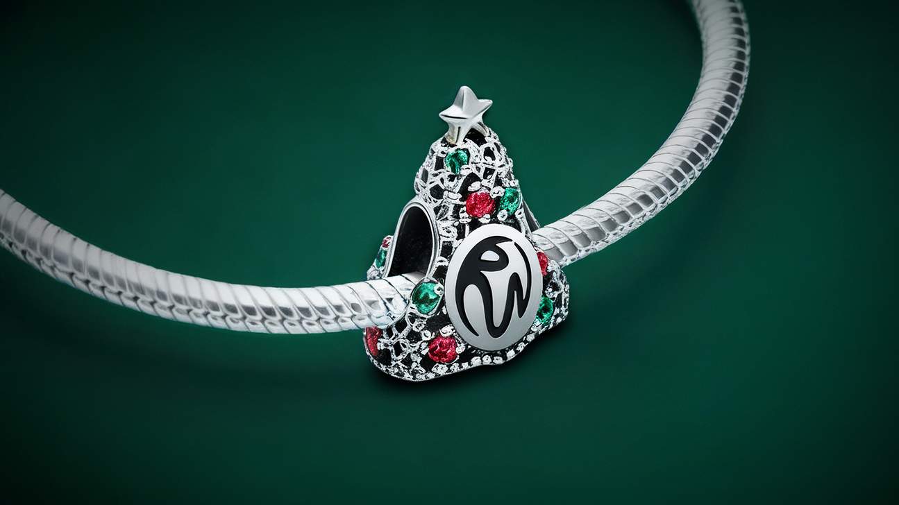 Obtenez un bracelet et un charme exclusifs en sélectionnant les offres de groupe de Noël !