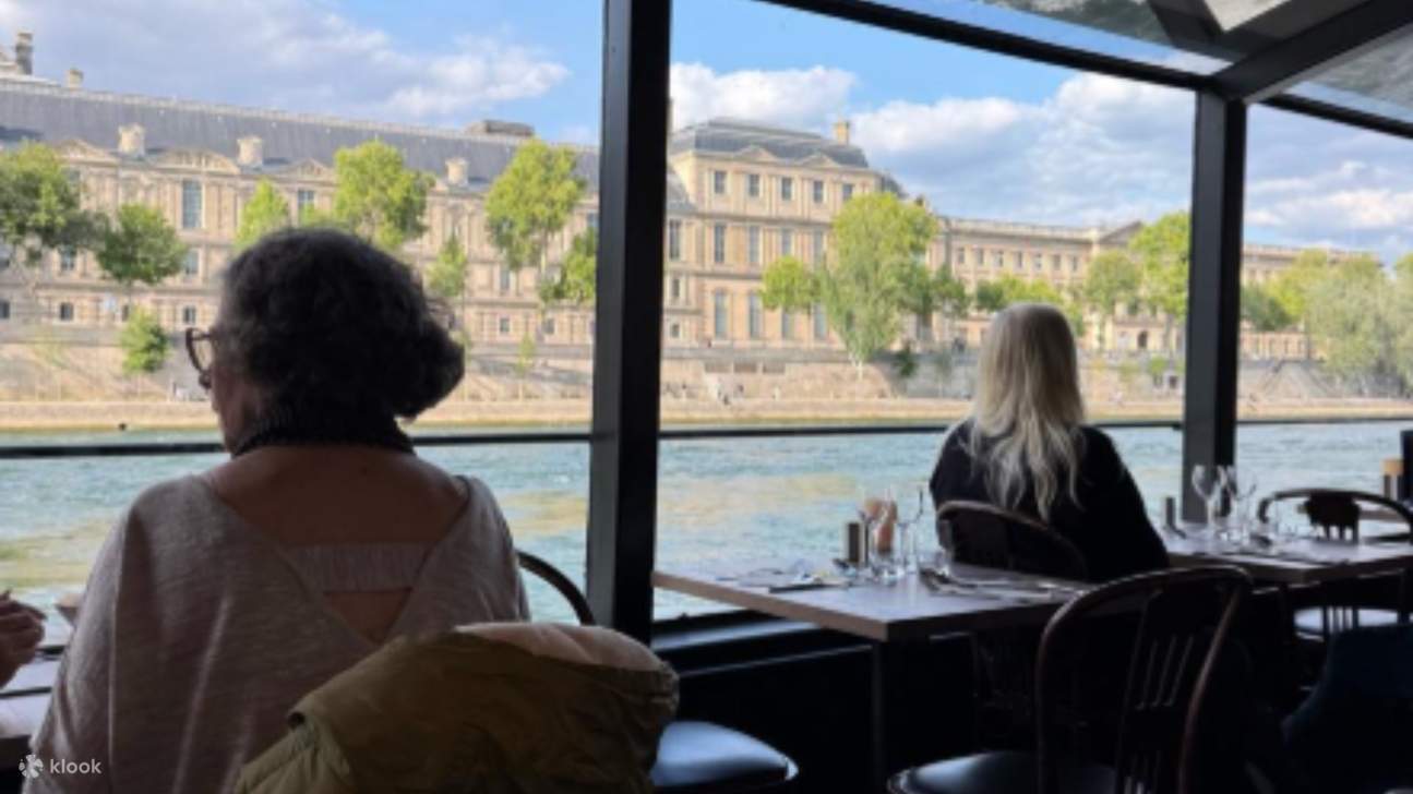 Круиз по Сене с парижским обедом или ужином