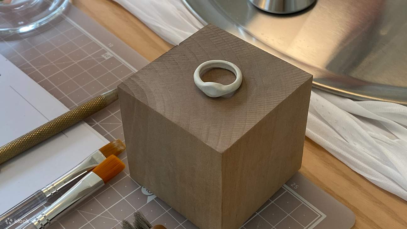 Mencipta satu-satunya kepingan perak anda di Jongno yang bersejarah