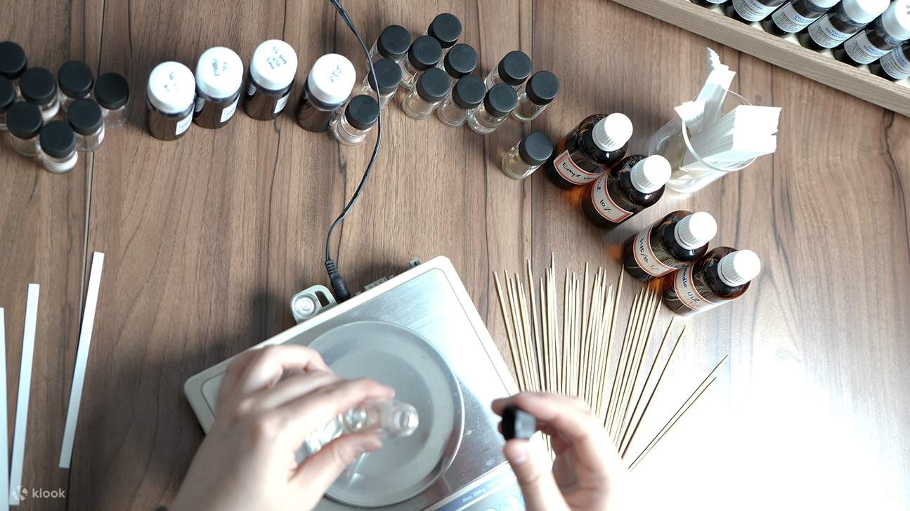 Compounding fragrances