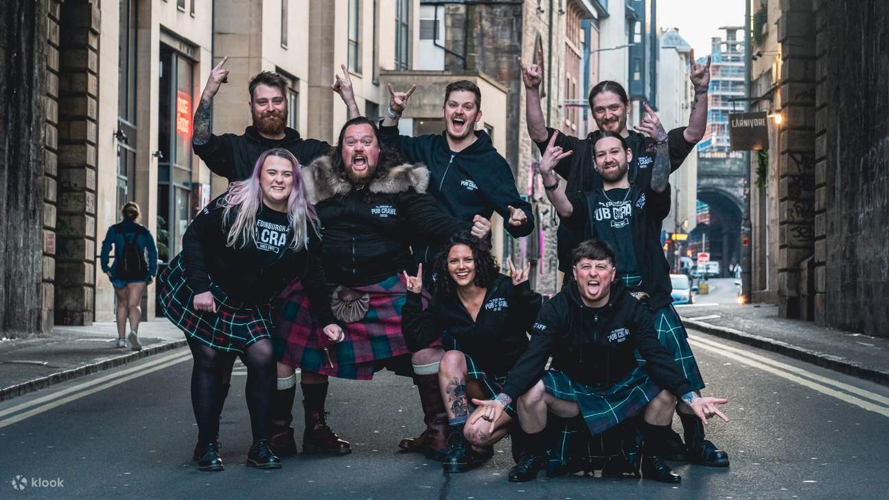 体验充满活力、结交新朋友和感受乐趣的夜晚