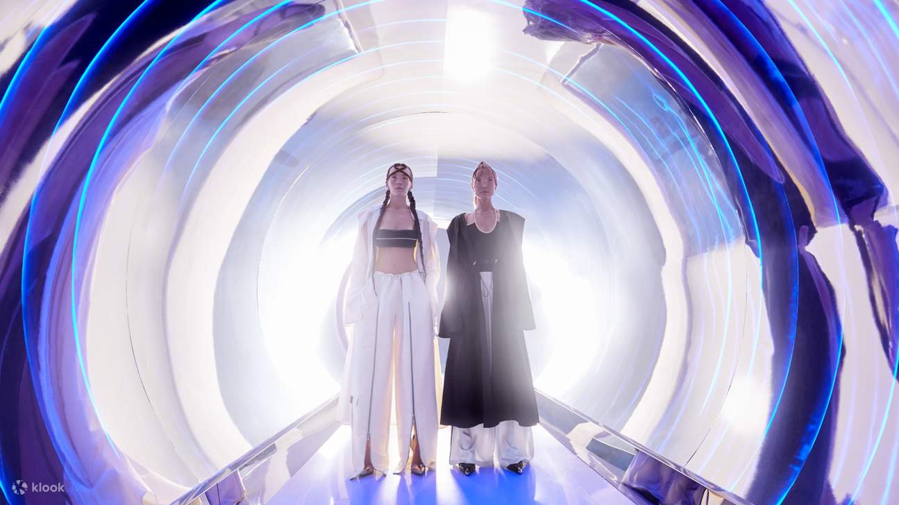 Descubriendo entornos fantásticos que combinan tecnología e imaginación en un viaje sensorial verdaderamente único.