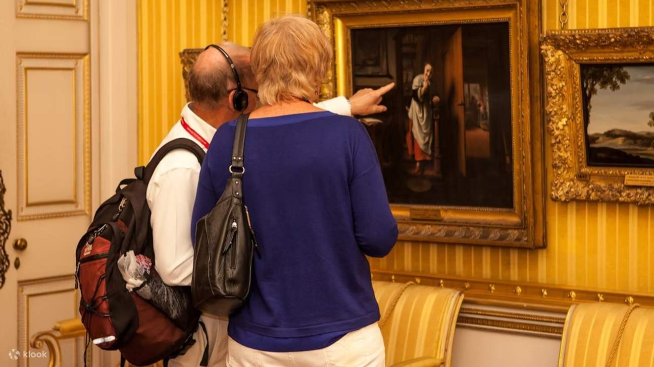 Sumérjase en la grandiosidad de la Galería Waterloo, una verdadera obra maestra del diseño.