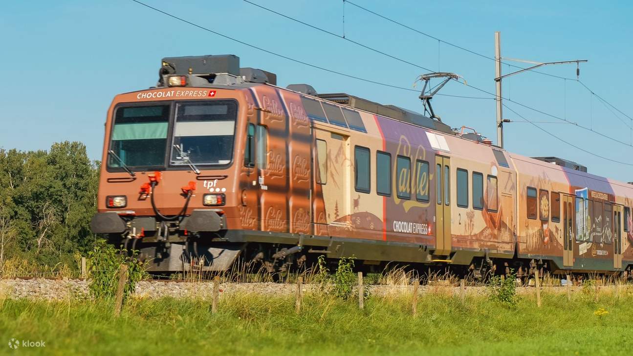 Naiki kereta api di Bern untuk perjalanan terus ke Broc-Chocolaterie (Maison Cailler)