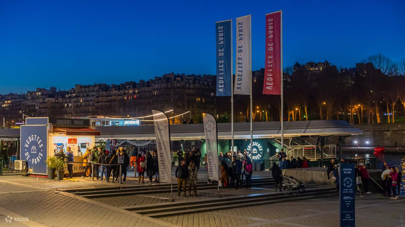 Croisière nocturne sur la Seine et expérience combinée à Paris