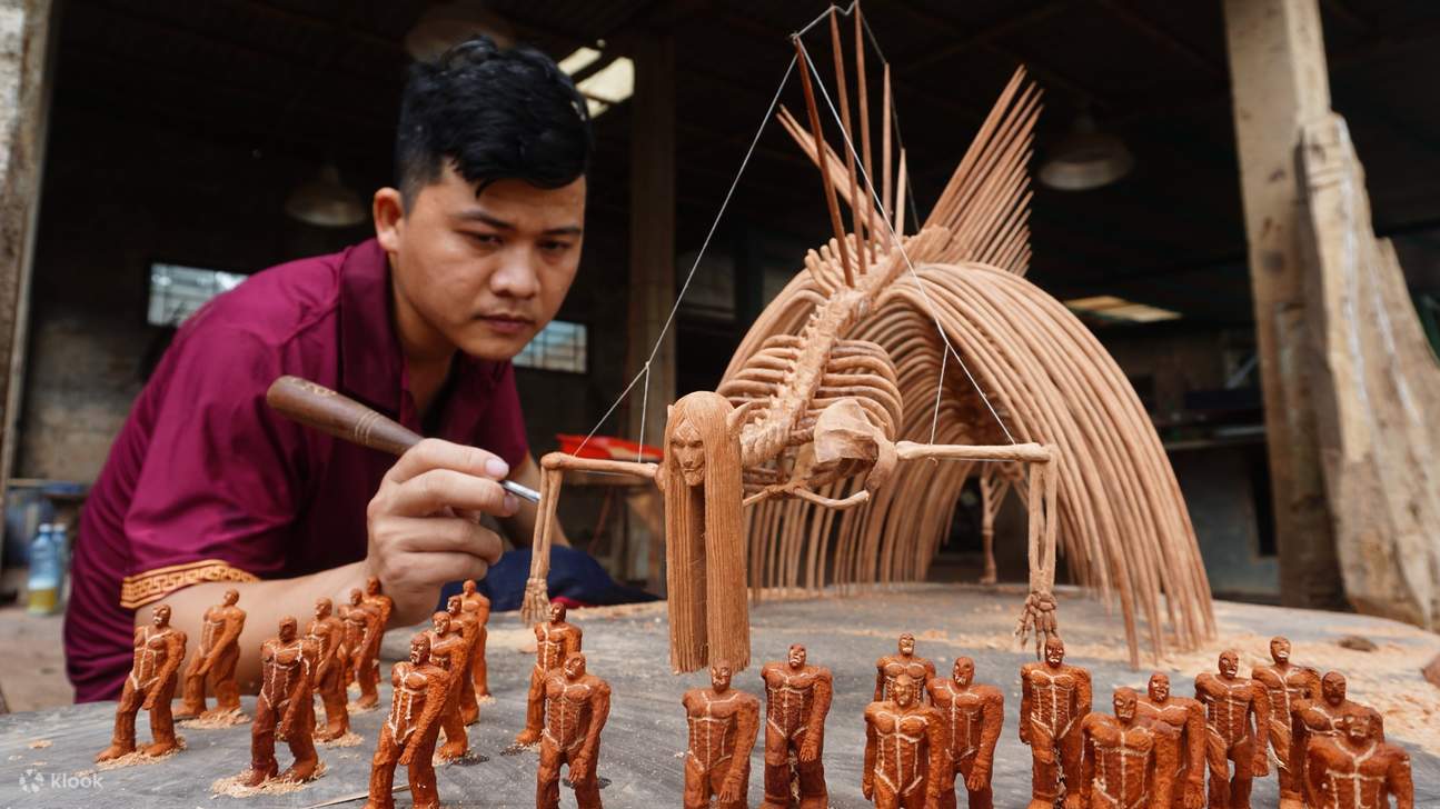 Sculptez Votre Art : Cours Pratique de Sculpture sur Bois avec un Maître Artisan de Hội An