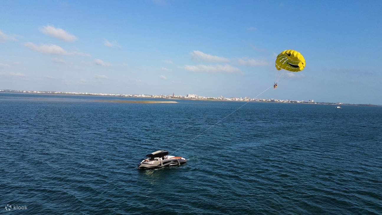 Penghu Water Activities: Parasailing Flight Experience