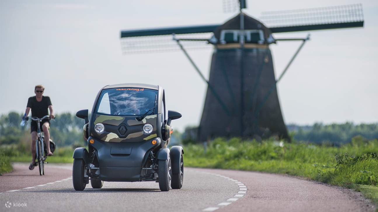 Campagne hollandaise et moulins à vent