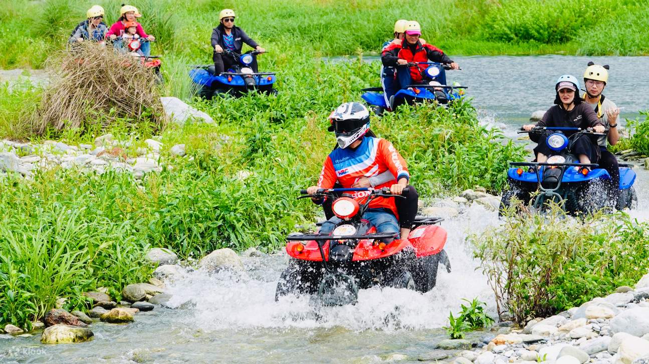 Esibizione di piloti esperti di macchine pesanti