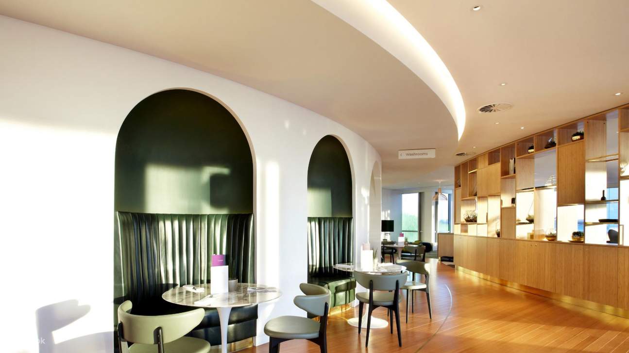 London Gatwick Airport Lounge Service by Plaza Premium Lounge 