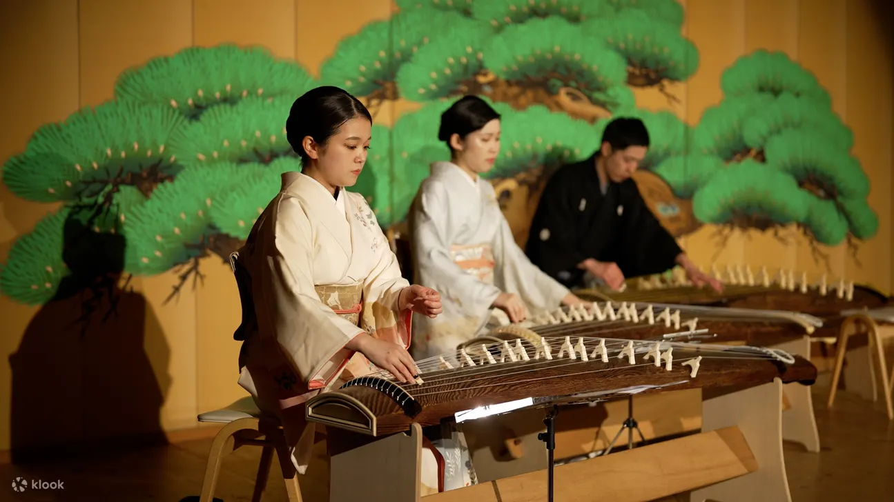 日本传统音乐表演和歌舞伎服装拍照体验