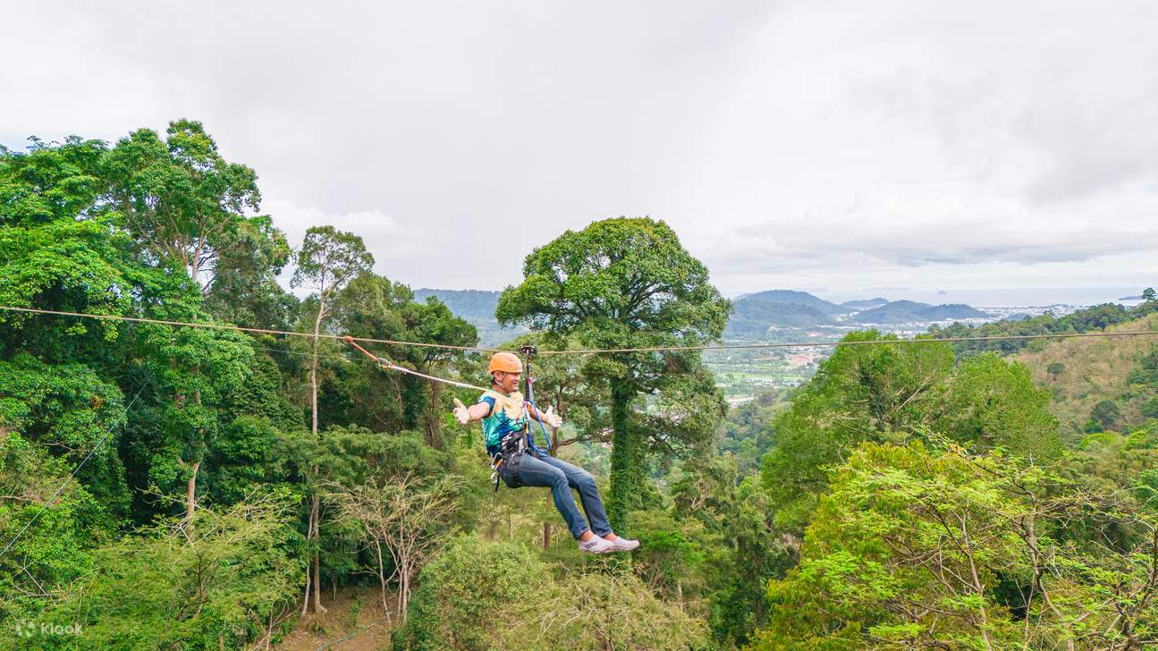 Zipline Pemandangan Gunung Patong 