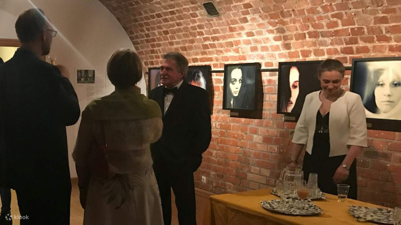 Persembahan yang menawan di mana muzik Chopin memenuhi keindahan dalaman gothic