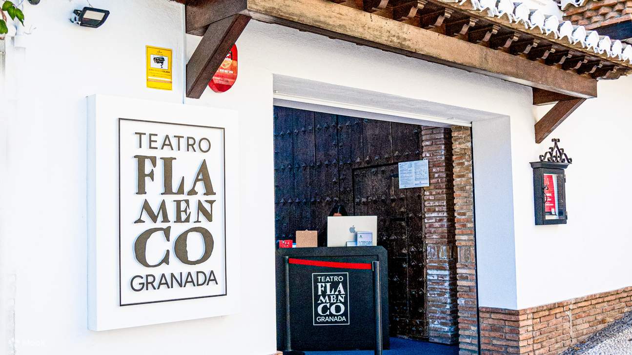 Lezione di Ballo Flamenco al Teatro Flamenco Granada