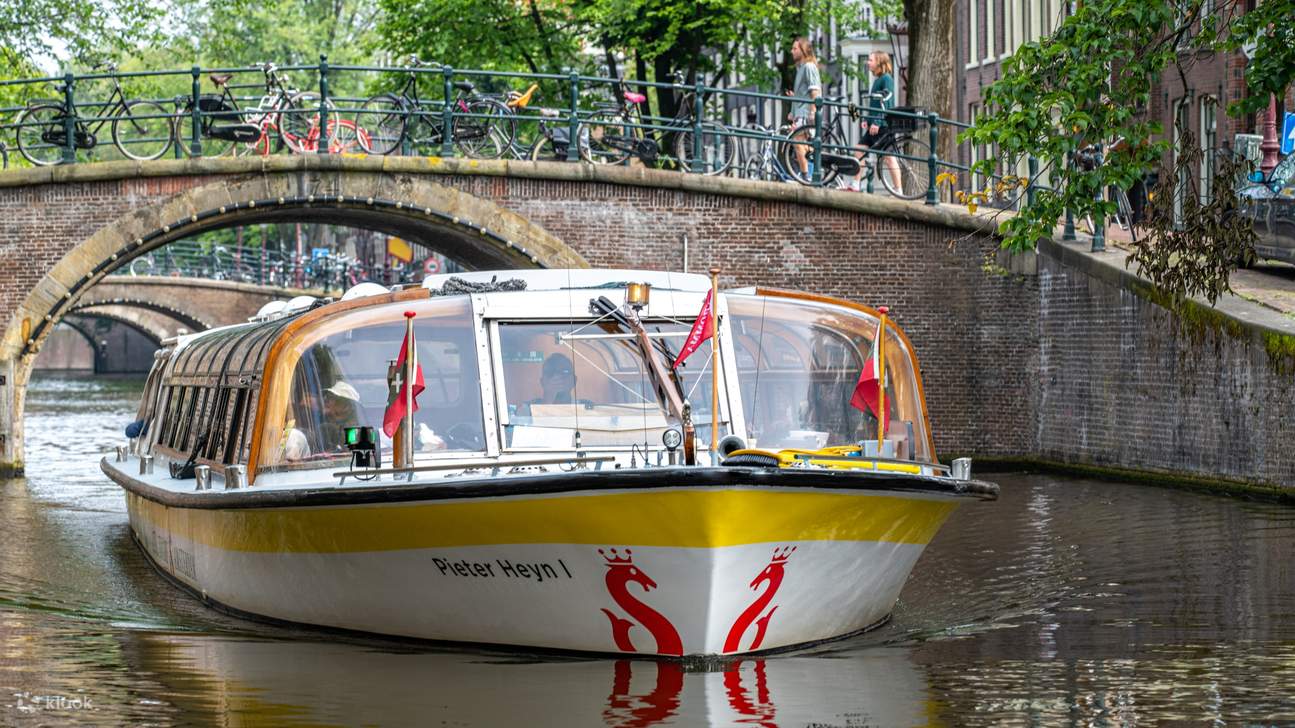 Pengalaman canal cruise dari Central Station di Amsterdam