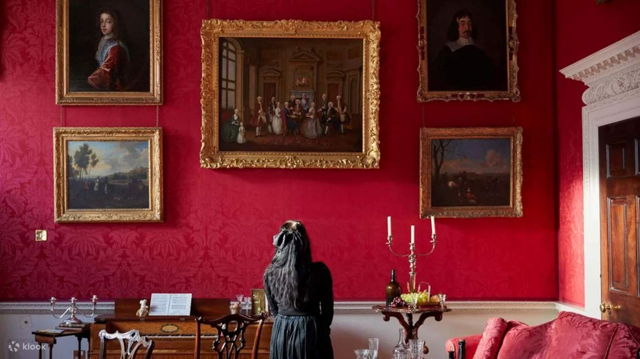 Entrez dans une grandeur intemporelle où les pièces majestueuses de York résonnent de siècles d'élégance