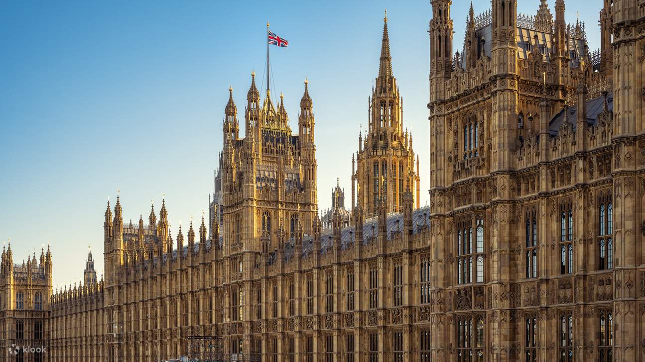 Unveil London's Royal Splendor and Historic Landmarks: A Captivating