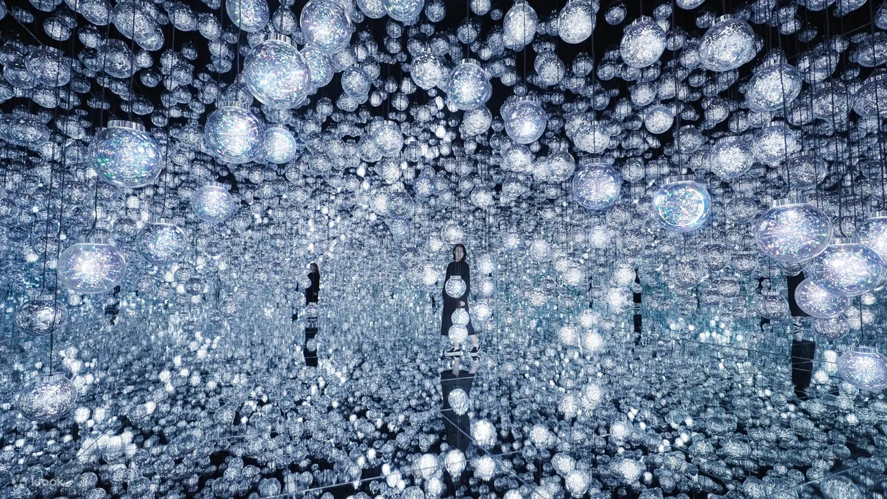 teamLab 无界美术馆《Bubble Universe》