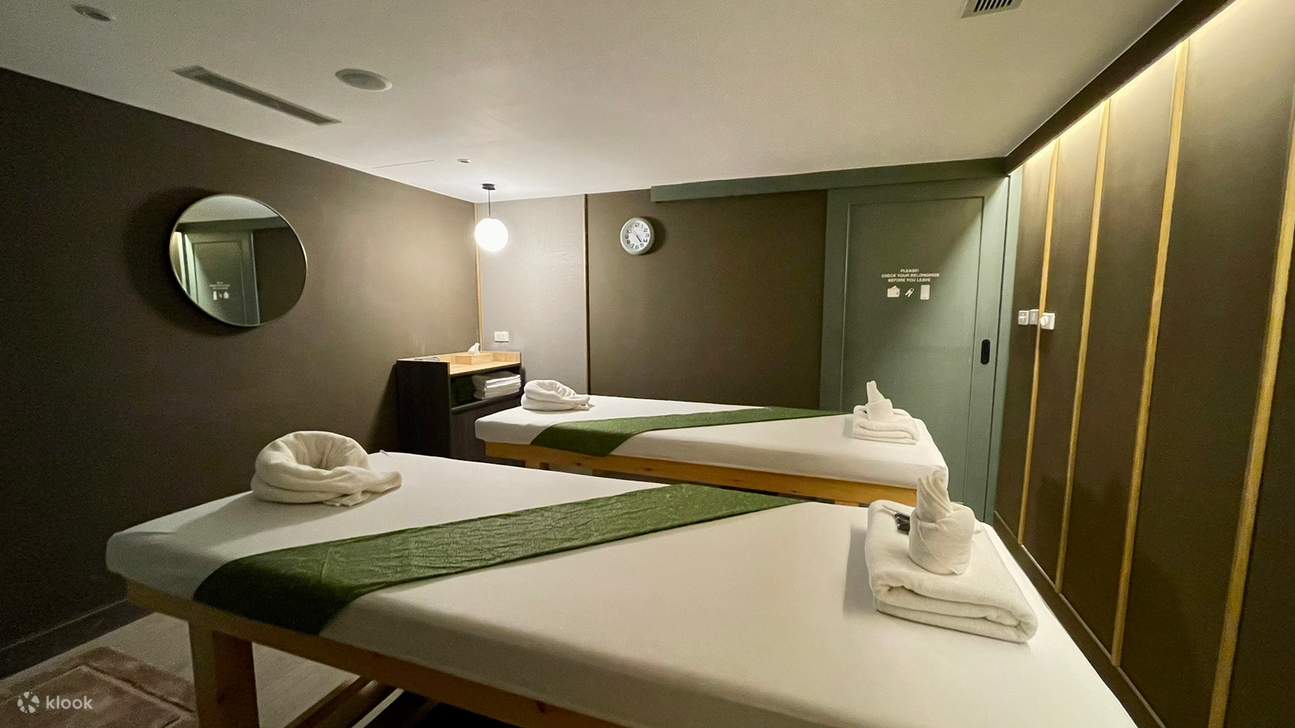 曼谷察帕亚河畔区酒店 Lek Massage and Spa