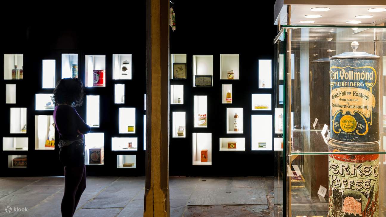 Deutsches Verpackungsmuseum – Mur d'exposition illuminé