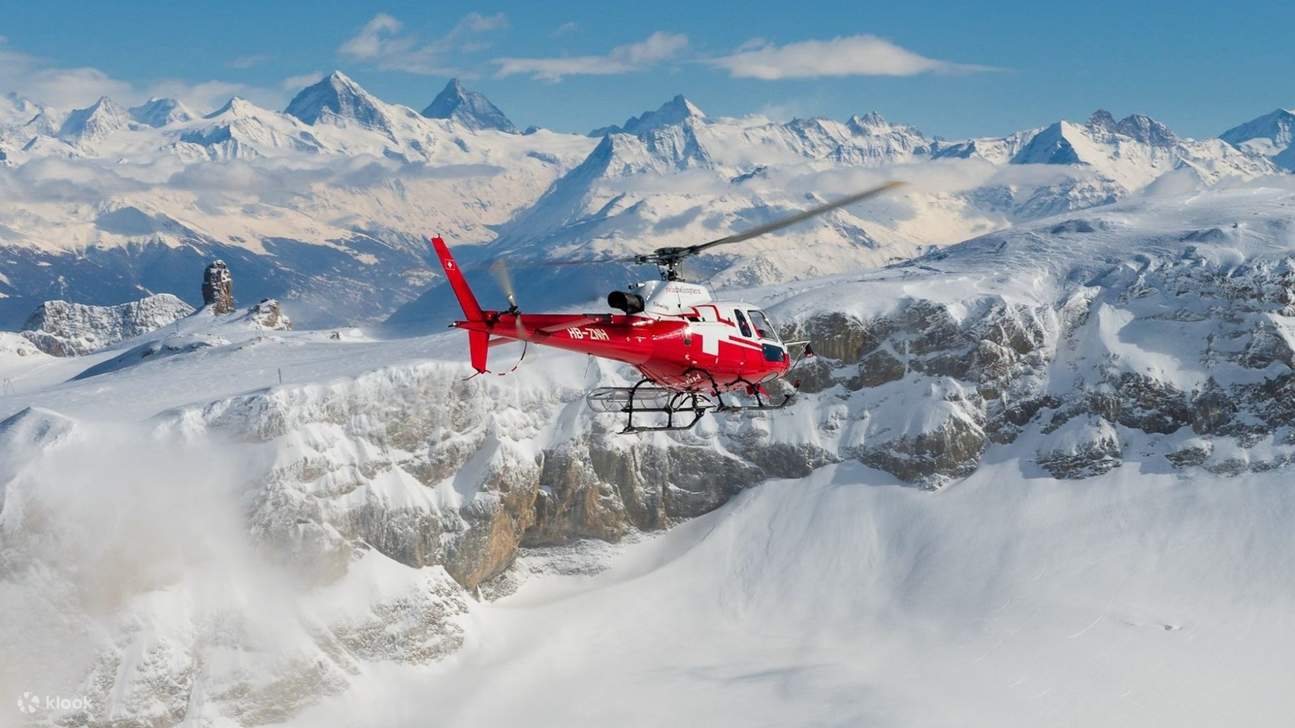 Volando sobre el legendario Schilthorn con vistas panorámicas de los Alpes suizos