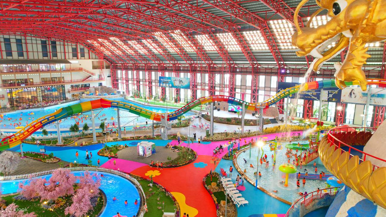 You may fully immerse yourself in a variety of exciting water games without worrying about the temperature. The water is kept at 30 degrees Celsius to provide the most pleasing experience to consumers.