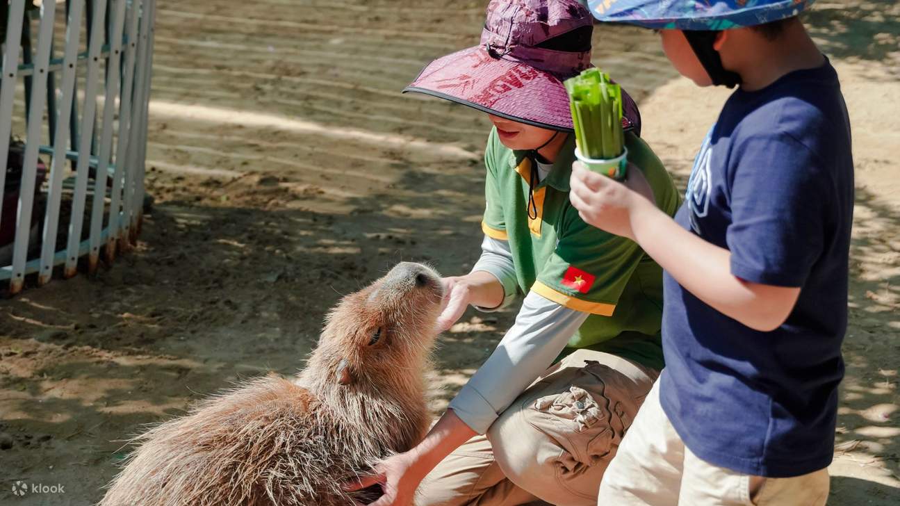 บัตรเข้าชมเทียนเถียนฟาร์ม แอนด์ ซู (Tien Tien Farm & Zoo) ในฟานซาง 