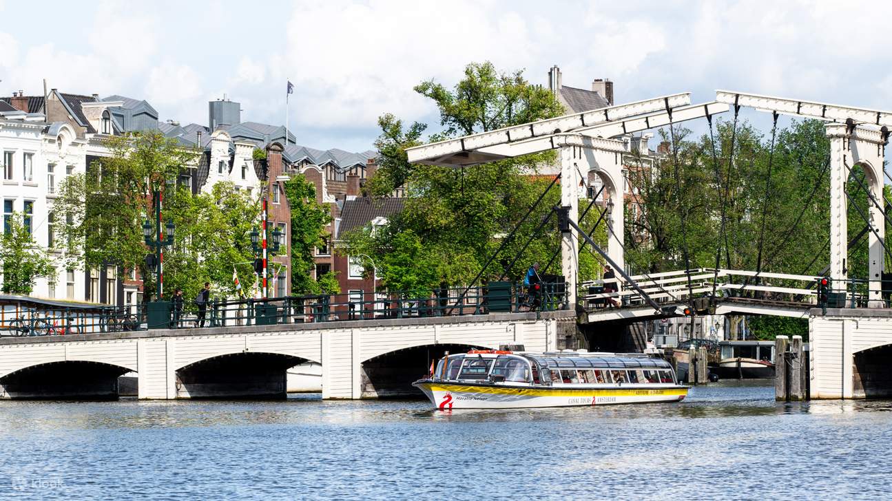 Pengalaman canal cruise dari Central Station di Amsterdam