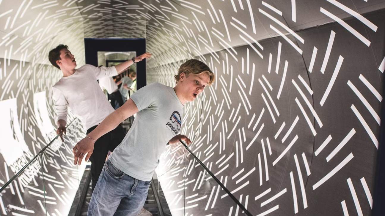 开启一段充满趣味与知识的奇妙感官之旅，探索错觉的奥秘。