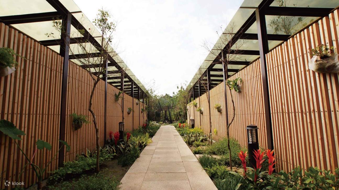 flower path in ten-drum ciaotou creative park kaohsiung