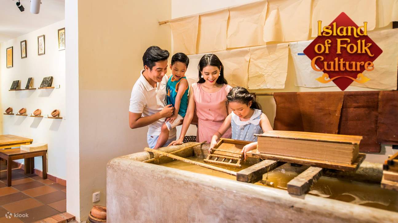 ชมขั้นตอนพิถีพิถันในการเปลี่ยนเปลือกไม้ 