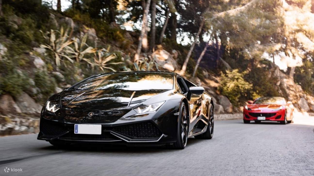 Pengalaman mengendarai supercar di sirkuit perkotaan Formula 1 di Barcelona