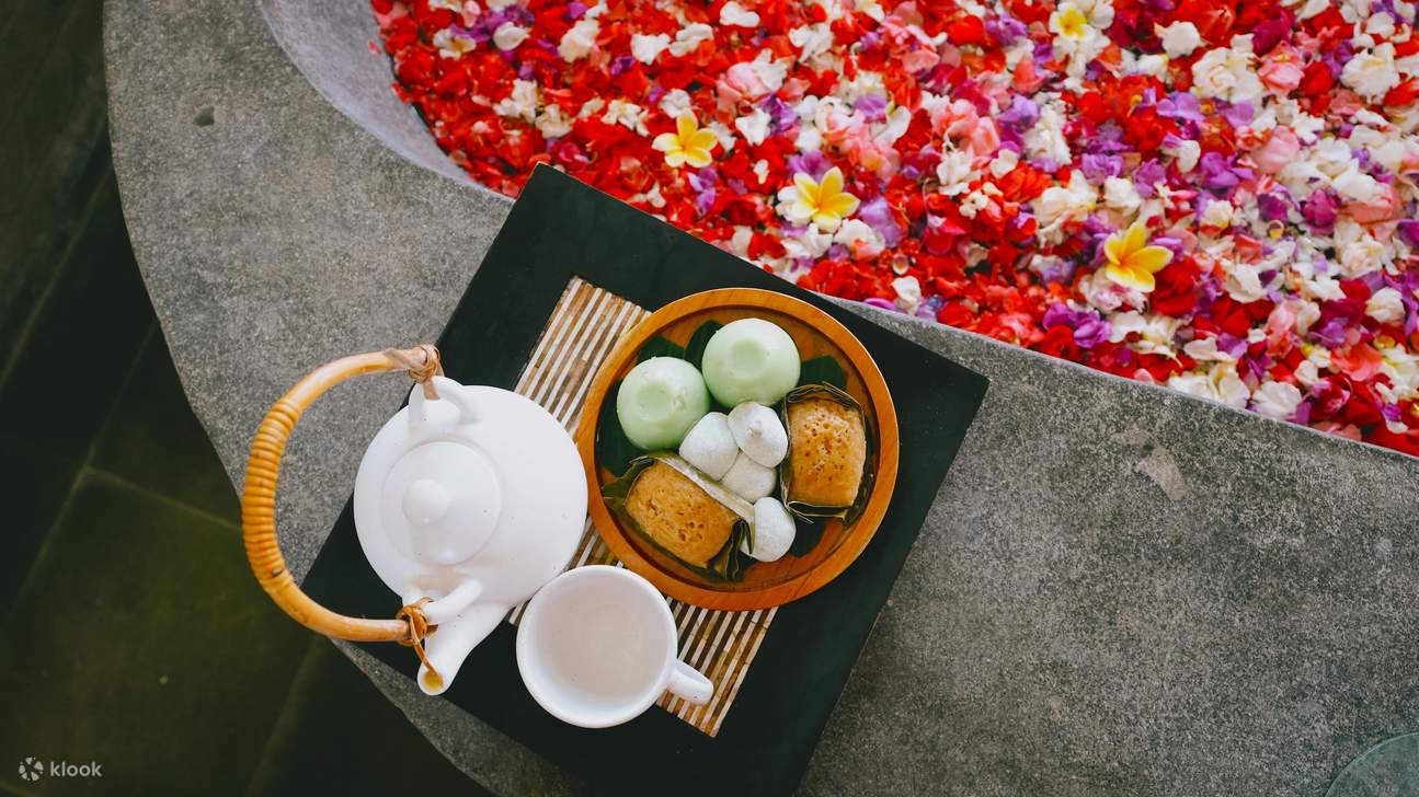 Tận hưởng hàng loạt liệu pháp thư giãn với tầm nhìn hướng biển tại một trong những spa tốt nhất ở Jembrana Bali