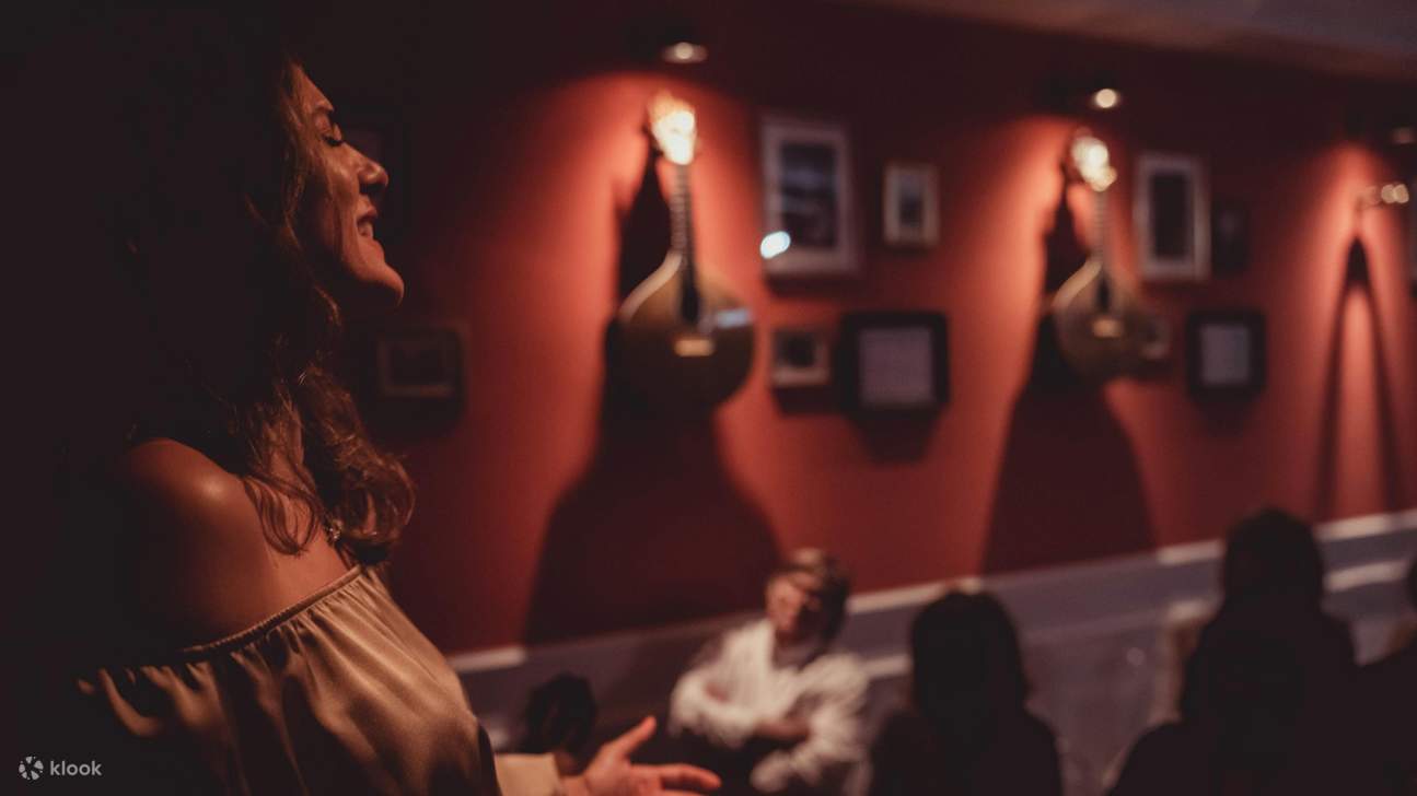 リスボア・エム・ファドでのファドショーとポートワイン