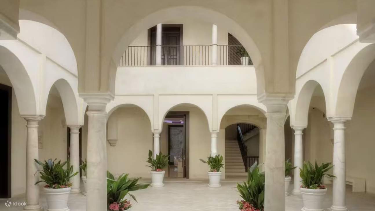 Entrada al Museo Carmen Thyssen en Málaga