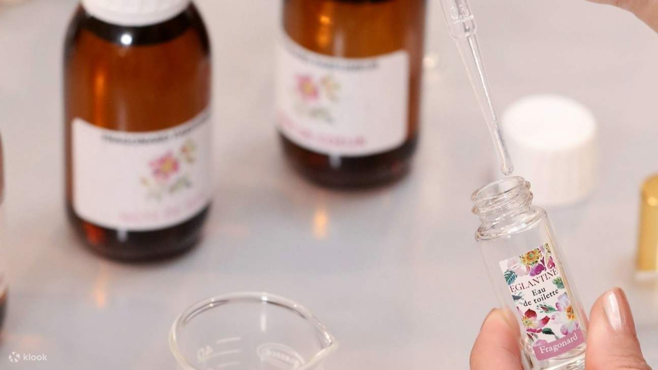 Crea la tua elegante fragranza e imbottigliala al laboratorio del Museo del Profumo Fragonard