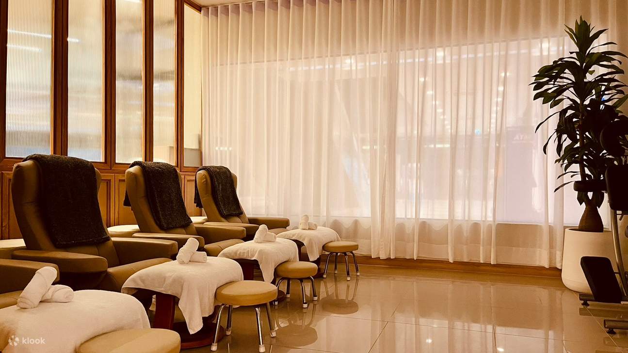 สัมผัสประสบการณ์ เลค นวดแอนด์สปา แอท สำโรง ใน กรุงเทพฯ