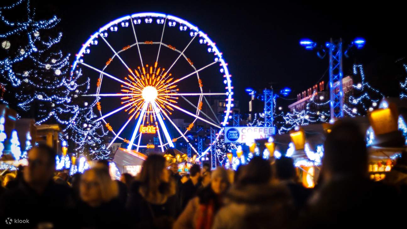 Trải nghiệm tour xe buýt Giáng Sinh một giờ độc đáo để có những khoảnh khắc khó quên bên những người thân yêu!