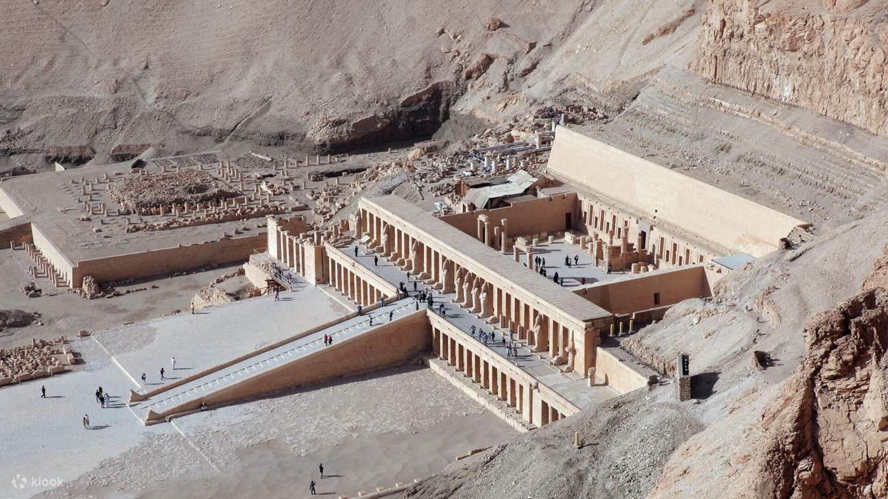 Vol en montgolfière au lever du soleil et excursion sur la rive ouest – Tombes et temples de Louxor E