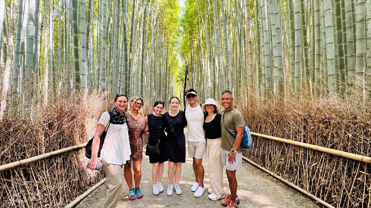 Kyoto Arashiyama Walking Tour: Hutan Bambu, Monyet, Zen & Rahasia