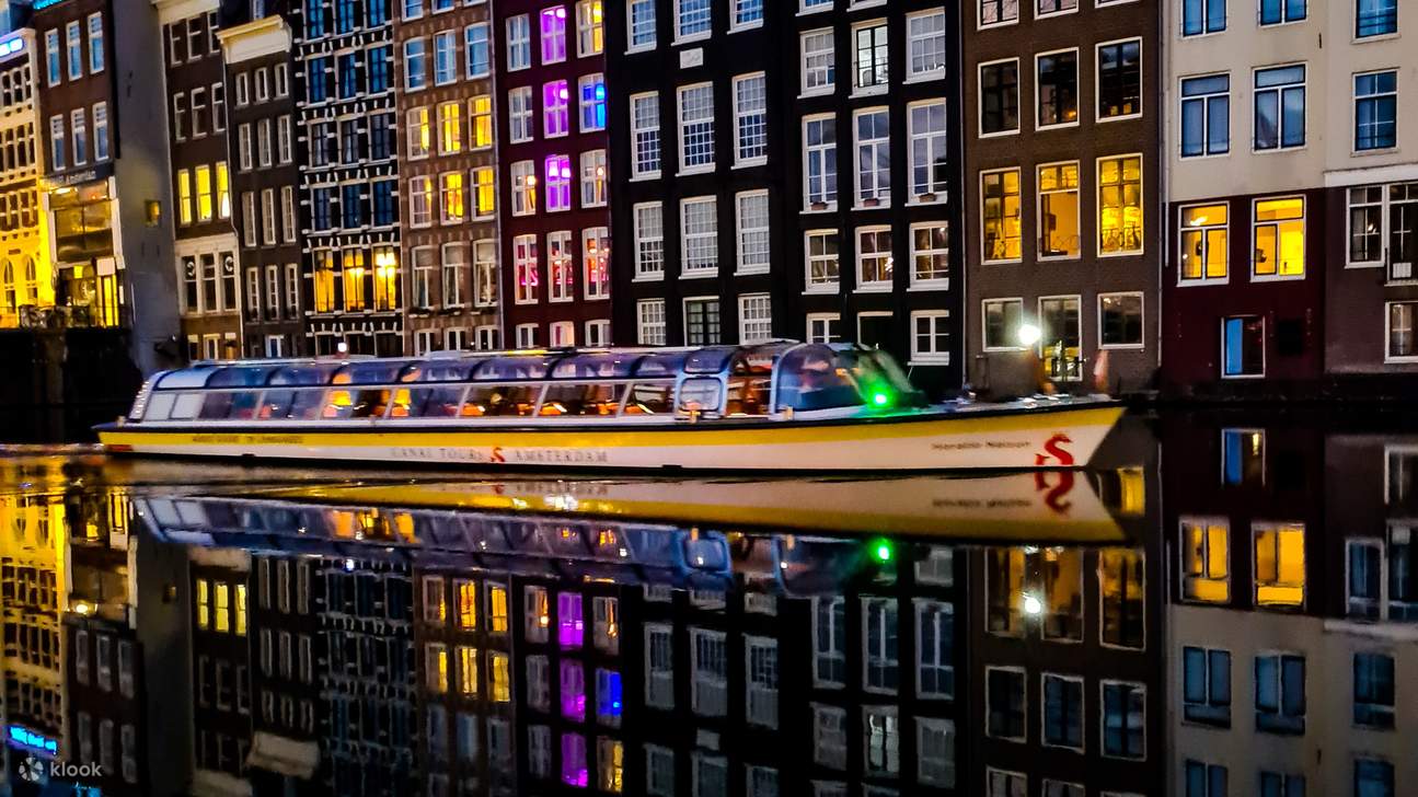 Прогулка на теплоходе по каналам от Центрального вокзала в Амстердаме