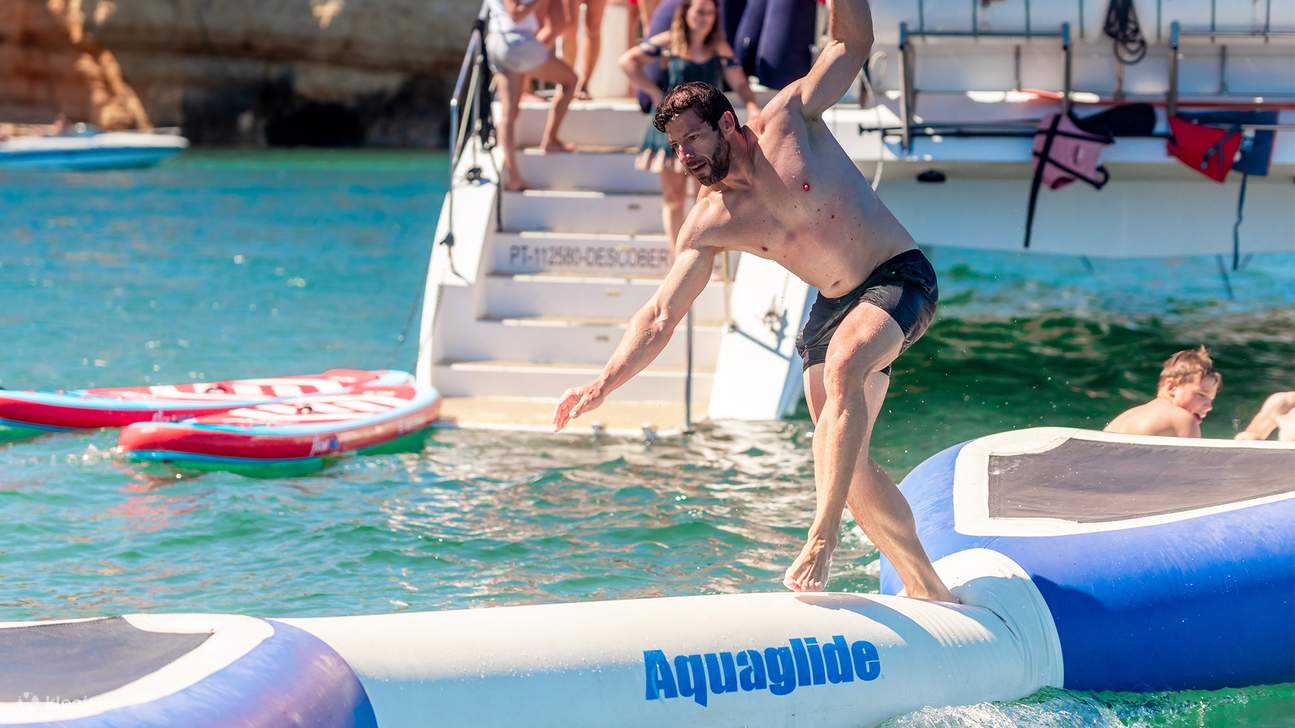 Sumérjase en un mundo de belleza y calma rodeado de infinitas maravillas marinas