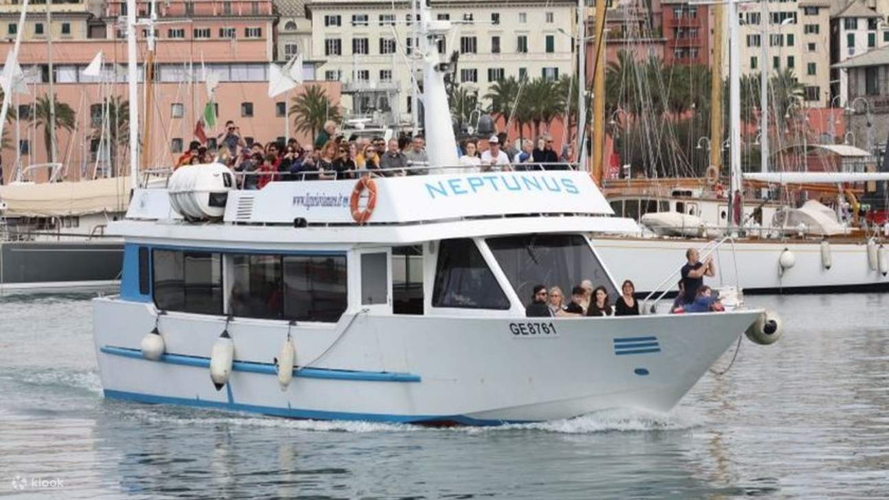 与家人和朋友一起享受风景优美的热那亚港乘船之旅，创造美好回忆