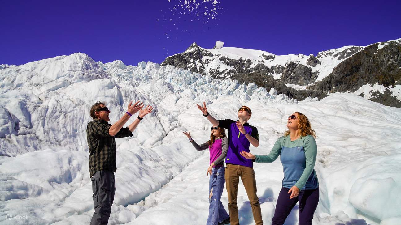Vol panoramique en hélicoptère au-dessus de Franz Josef et atterrissage sur le glacier