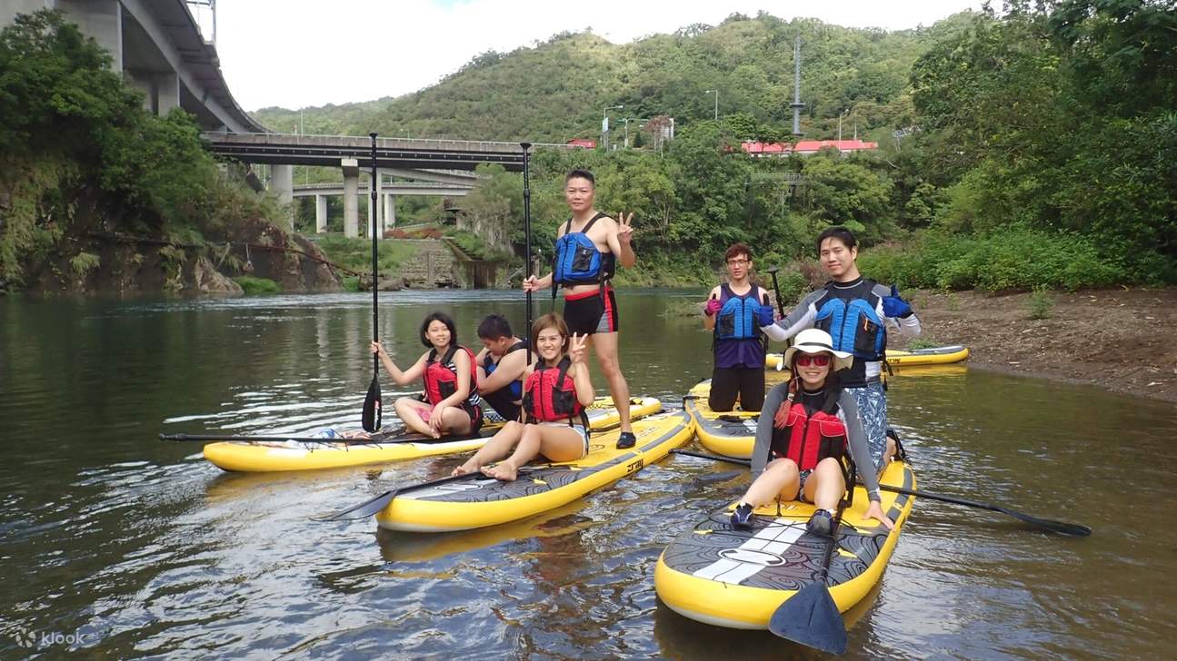 Stand Up Paddleboarding di Pinglin Riverside Park, Taipei Klook Indonesia