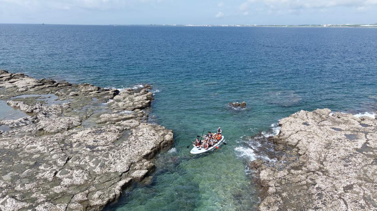 Penghu: barco con plataforma en alta mar Aihairen, canoa transparente, esnórquel SUP, explora isla deshabitada