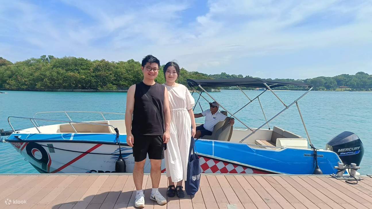 圣淘沙湾码头（Sentosa Cove Jetty）- 拉撒路岛（Lazarus Island）渡轮服务（YachtCruiseSG提供）