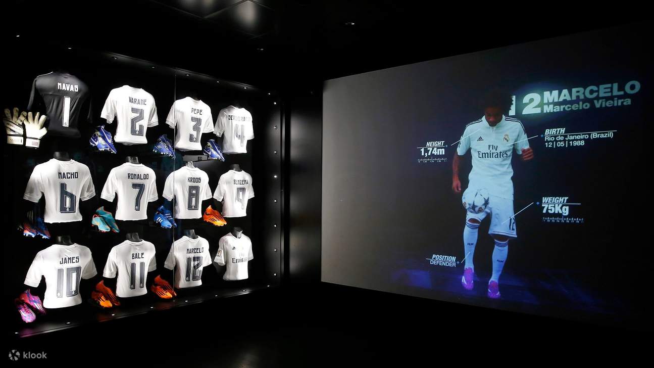 Betreten Sie die Fußballgeschichte – erkunden Sie ikonische Trikots und legendäre Momente in immersiven Räumen.