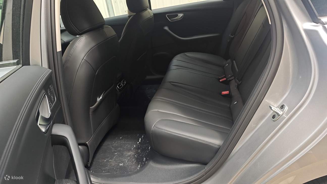 5-seater Comfort Vehicle